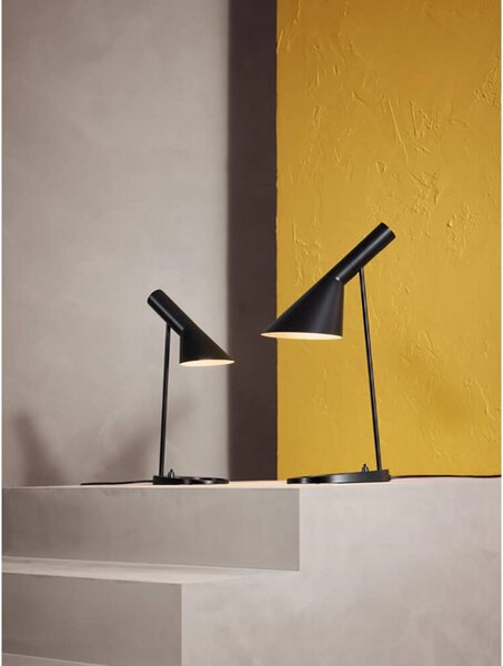 Louis Poulsen Lampa stołowa AJ Mini, biały / opal, salon / jadalnia, metal, design