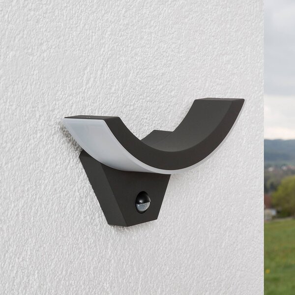 Lampa zewnętrzna z czujnikiem ruchu Half Lucande, czarny, aluminium, nowoczesny