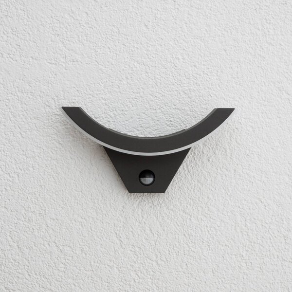 Lampa zewnętrzna z czujnikiem ruchu Half Lucande, czarny, aluminium, nowoczesny