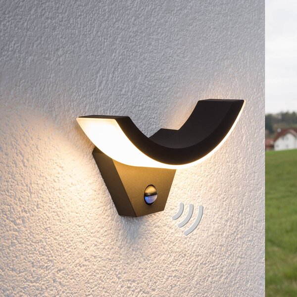 Lampa zewnętrzna z czujnikiem ruchu Half Lucande, czarny, aluminium, nowoczesny