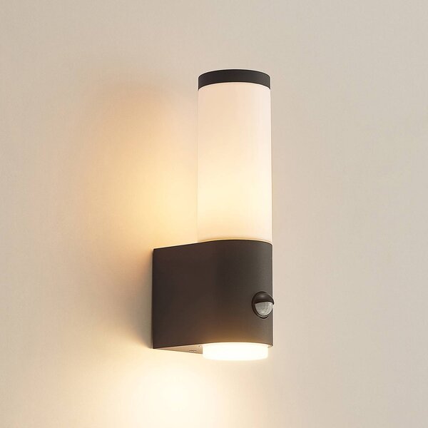 Lampa zewnętrzna z czujnikiem ruchu Okari Lindby, czarny, aluminium, nowoczesny