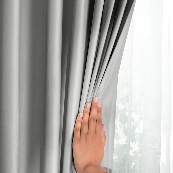 Jasnoszara aksamitna zasłona częściowo zaciemniająca (dimout) 140x245 cm Eyelets – Restilo
