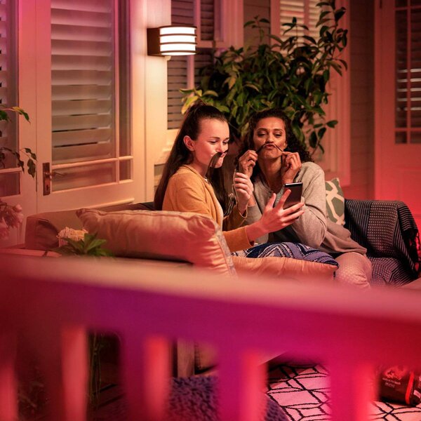 Philips Hue kinkiet zewnętrzny LED Lucca Lucca, możliwość ściemniania, czarny, aluminium, nowoczesny