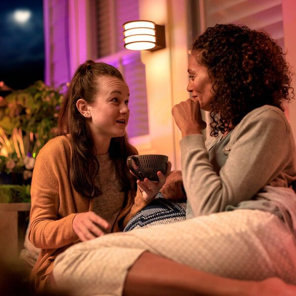 Philips Hue kinkiet zewnętrzny LED Lucca Lucca, możliwość ściemniania, czarny, aluminium, nowoczesny
