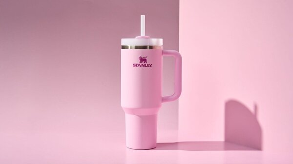 Różowy termos ze słomką ze stali nierdzewnej 1,18 l Quencher H2.0 FlowState Tumbler Cherry Blossom – Stanley