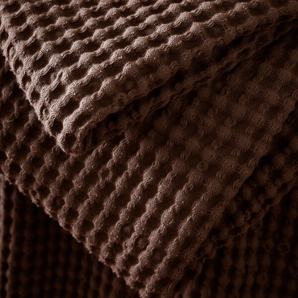Ciemnobrązowy bawełniany koc 150x200 cm Jaipur Chunky Waffle – Pineapple Elephant