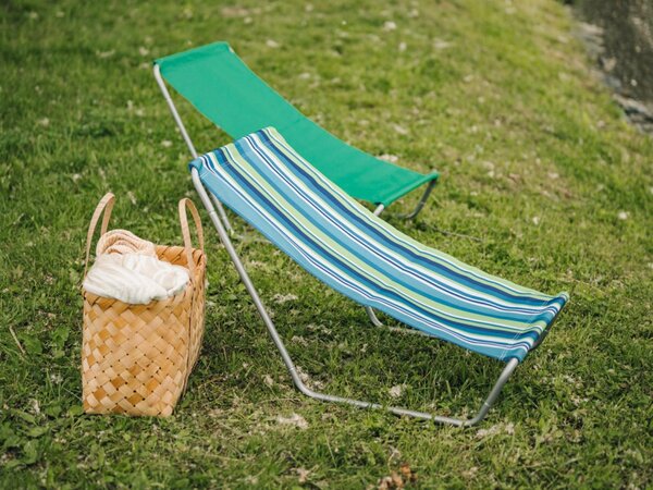 Zestaw 2 składanych leżaków plażowych SAND, niebiesko-biały