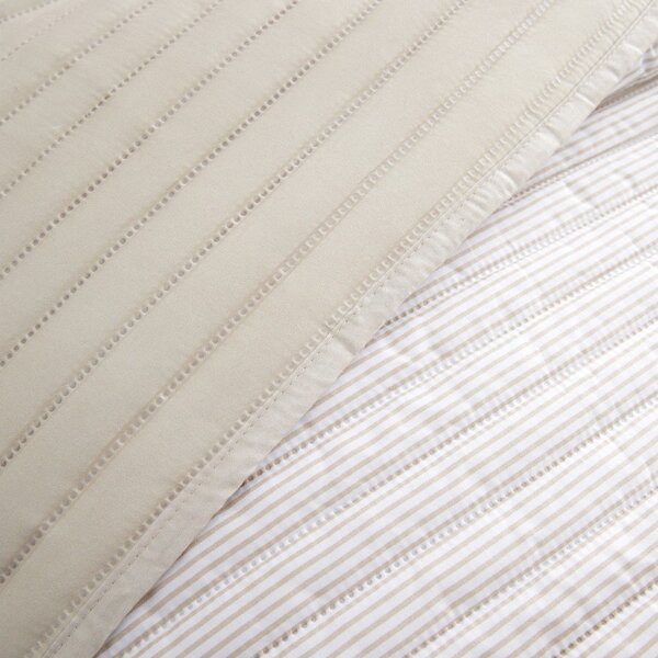 Beżowa narzuta pikowana 220x230 cm Stripe – Catherine Lansfield