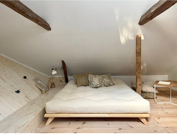 Łóżko dwuosobowe z drewna sosnowego ze stelażem 180x200 cm Senza – Karup Design