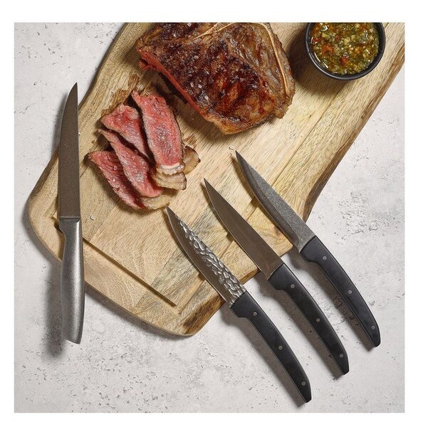 Czarne/w kolorze srebra stalowe noże do steków zestaw 4 szt. Carne – BonBistro