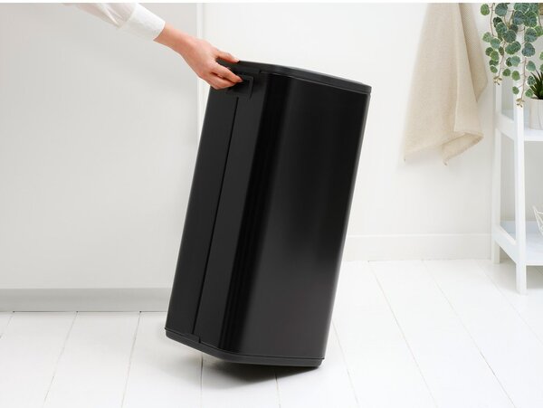 Stalowy kosz na śmieci otwierany na dotyk w kolorze matowej czerni 30 l Bo Touch – Brabantia