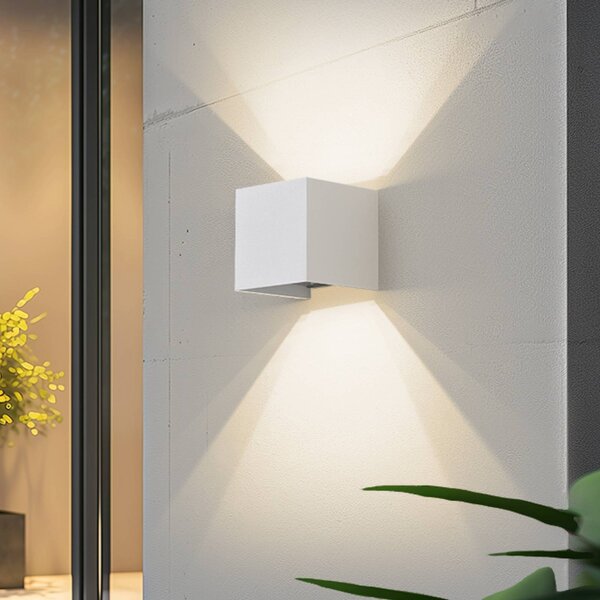 Lindby Smart – kinkiet zewnętrzny LED Dara, 10 cm, biały, CCT Tuya Dara Lindby, możliwość ściemniania, biały / opal, tworzywo sztuczne, nowoczesny