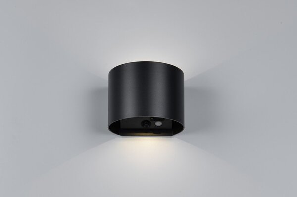 Lampa zewnętrzna ścienna LED z czujnikiem ruchu na USB (wysokość 10 cm) Genie – Reality