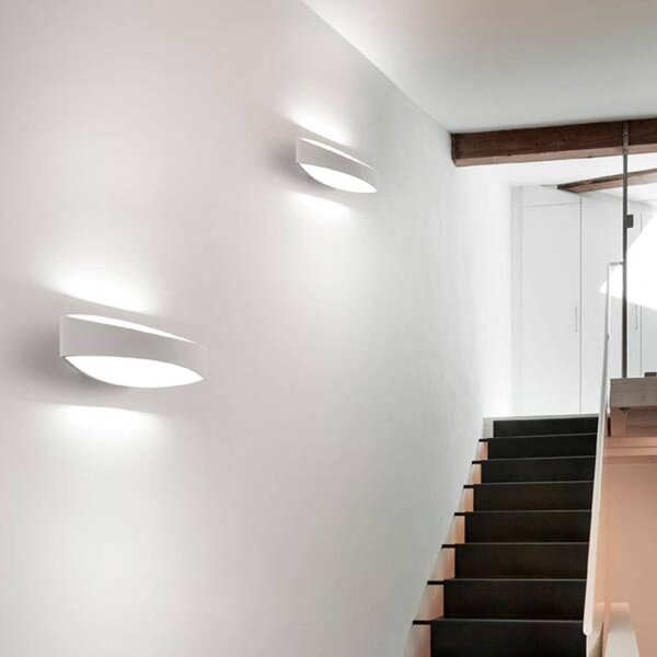 AILATI Kinkiet LED Bridge, biały / opal, salon / jadalnia, aluminium, nowoczesny