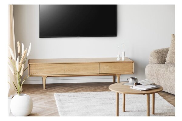 Okrągły stolik z litego drewna dębowego w naturalnym kolorze ø 70 cm Jena – House Nordic