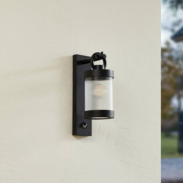 Lampa zewnętrzna z czujnikiem ruchu Yrene Lindby, możliwość ściemniania, czarny, aluminium, nowoczesny