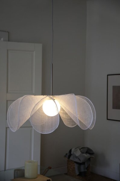 Biała lampa wisząca ze szklanym kloszem ø 75 cm Styrka – Markslöjd