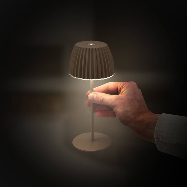 Briloner Lampa stołowa LED z akumulatorem Brilo unplugged Riffle, 20 cm, umbrasand możliwość ściemniania, brązowy / rdzawy, salon / jadalnia, metal