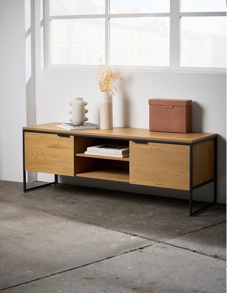 Szafka pod TV w dekorze dębu w naturalnym kolorze 155x55x45 cm Cesura – Unique Furniture