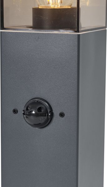 Lampa zewnętrzna ciemnoszara z przydymionym szkłem 45 cm IP44 z gniazdem i czujnikiem ruchu - Malios