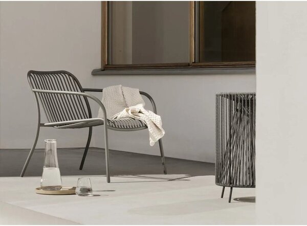 Szary metalowy fotel ogrodowy Yua Wire – Blomus