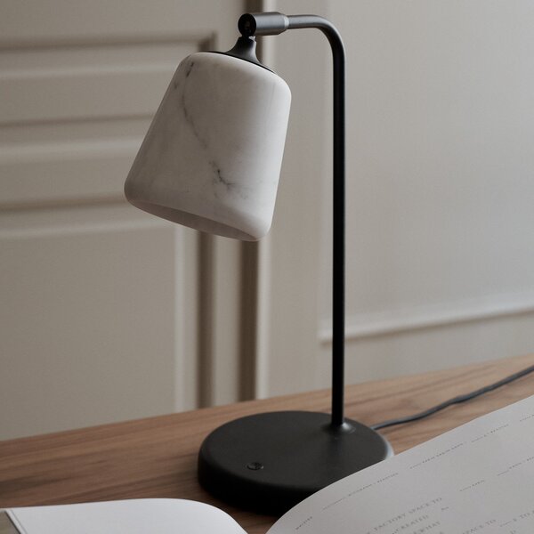 Lampa Stołowa New Works, Material New Edition, ściemnialny, czarny, salon, metal, design