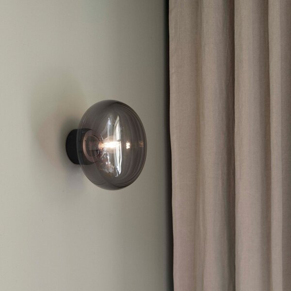 Lampa Ścienna New Works, Karl-Johan, ściemnialny, czarny, salon, drewno, design