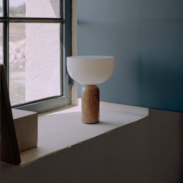 Lampa Stołowa New Works, Kizu Portable, ściemnialny, brąz rdzawy, salon, marmur, design