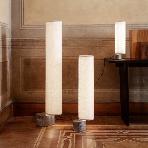 Lampa Podłogowa GUBI, Unbound, ściemnialny, szary, salon, kamień, skandynawski