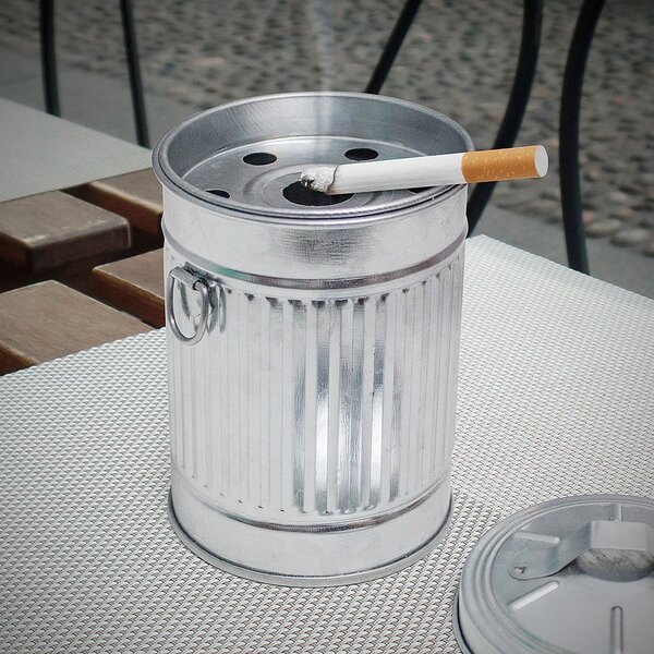 Metalowa popielniczka Garbage – Balvi