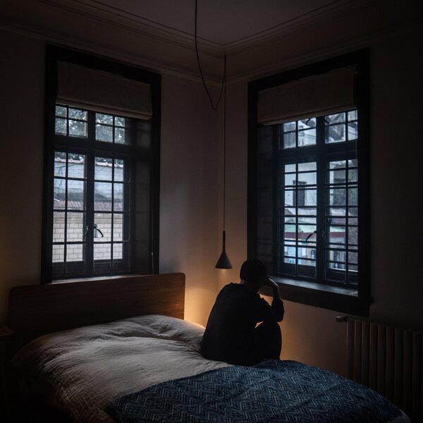 Lampa Wisząca Foscarini, Aplomb Mini, ściemnialny, brąz rdzawy, kuchnia, beton, design