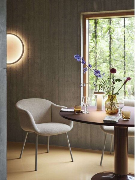 Lampa Ścienna Muuto, ściemnialny, biały, salon, aluminium