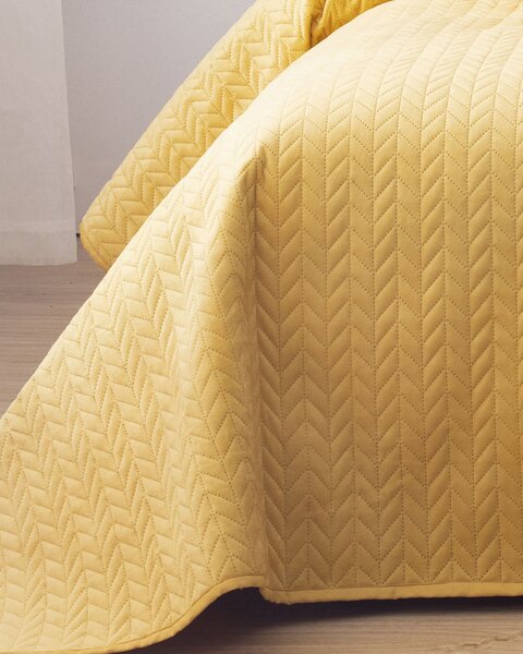 Narzuta na łóżko Silky Chic 220x240cm yellow