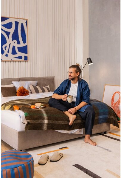 Szarobrązowe tapicerowane łóżko dwuosobowe ze schowkiem i stelażem 160x200 cm Myra Bold – Bonami Selection