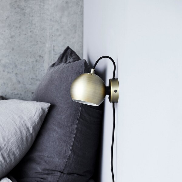 Lampa Ścienna FRANDSEN, Ball Magnet, antyczny mosiądz, salon, metal, design