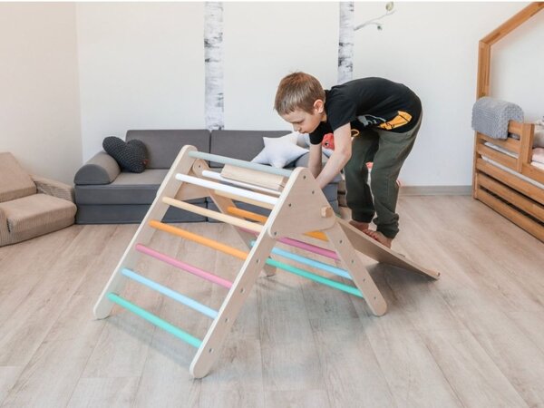Drewniany trójkąt Piklera MONTY, 59 cm, z deską Montessori, wielokolorowy ELIS design