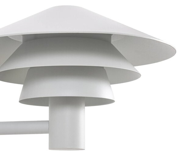 Kinkiet zewnętrzny LED Lucande Montaro, biały, IP54, z czujnikiem Montaro, biały / opal, aluminium, nowoczesny