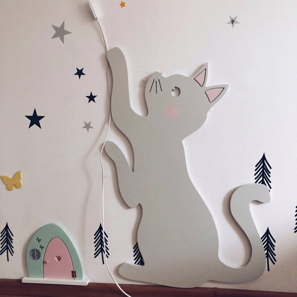 Kotek Kitty – drewniana dekoracja ścienna do pokoju dziecka