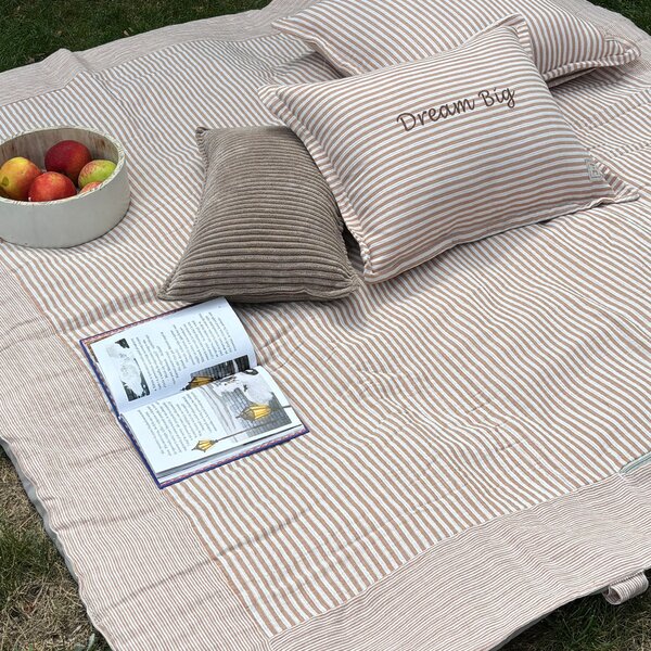 Beige Stripes – muślinowy koc piknikowy XXL – mata piknikowa 180×150 cm