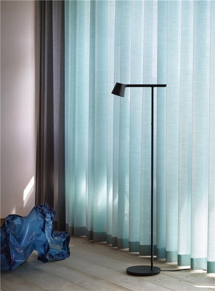 Lampa Podłogowa Muuto, ściemnialny, czarny, salon, aluminium