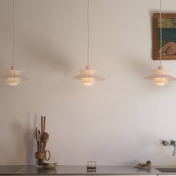 Louis Poulsen Lampa wisząca PH 5 320, możliwość ściemniania, kremowy / amber, salon / jadalnia, tworzywo sztuczne, design