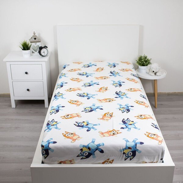 Białe bawełniane prześcieradło dziecięce jednoosobowe z gumką 90x200 cm Bluey – Jerry Fabrics