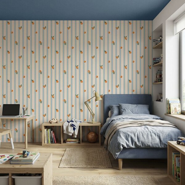 Tapety Pomarańczowe owoce na tle jasnoniebieskich i kremowych pasków, Tapety Geometryczne, Tapety w paski, a01263v1 : Uwalls.pl