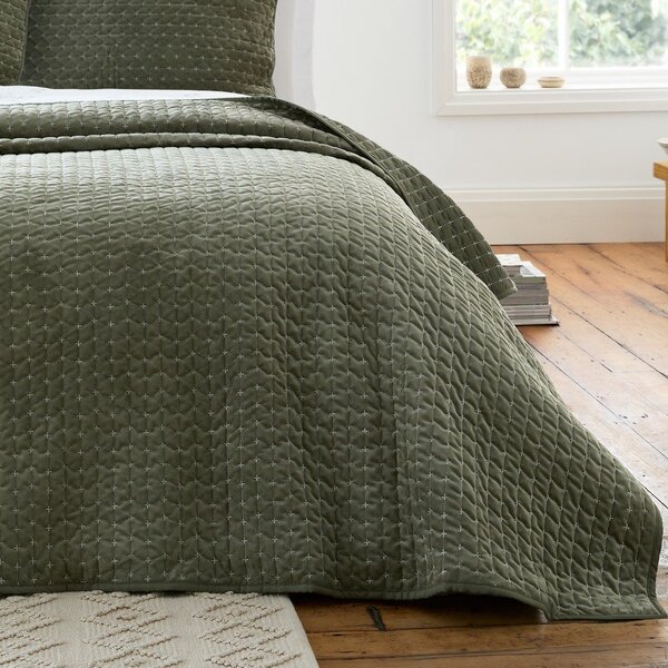 Zielona aksamitna narzuta pikowana 240x260 cm Attica Velvet Embroidered – Bianca