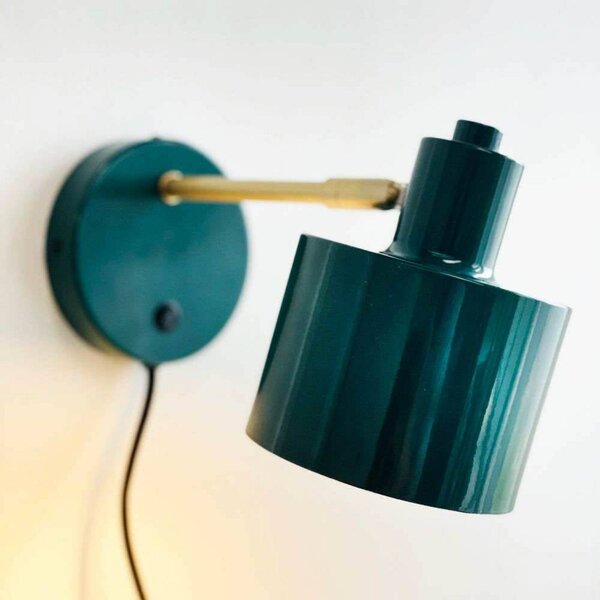 Dyberg Larsen Lampa ścienna Ocean, ciemnozielony, wysięg 30 cm Ocean, zielony, salon / jadalnia, metal, design