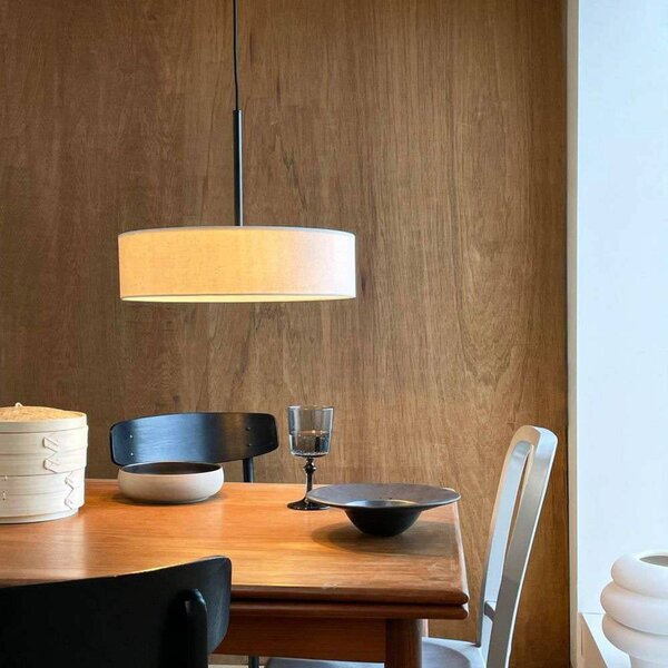 Dyberg Larsen Lampa wisząca Calix, możliwość ściemniania, biały / opal, salon / jadalnia, tkanina / materiał / jedwab, design