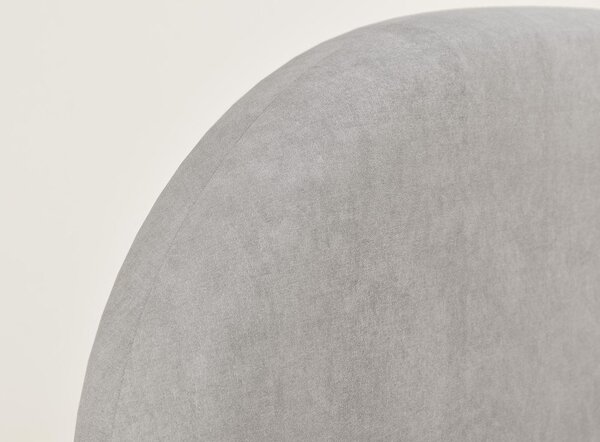 Szarobeżowe tapicerowane łóżko dwuosobowe ze schowkiem i stelażem 140x200 cm Maumere – Maison de Rêve