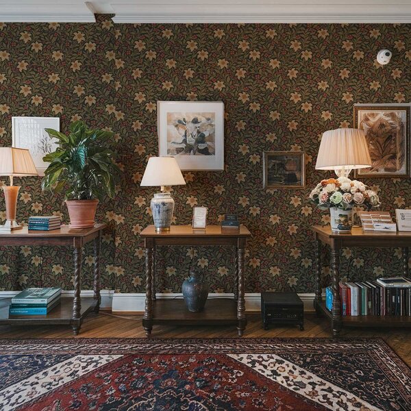Tapety Ciemne tło z żółtymi i czerwonymi kwiatami w stylu Art Nouveau, Tapety Z kwiatami, a00293 : Uwalls.pl