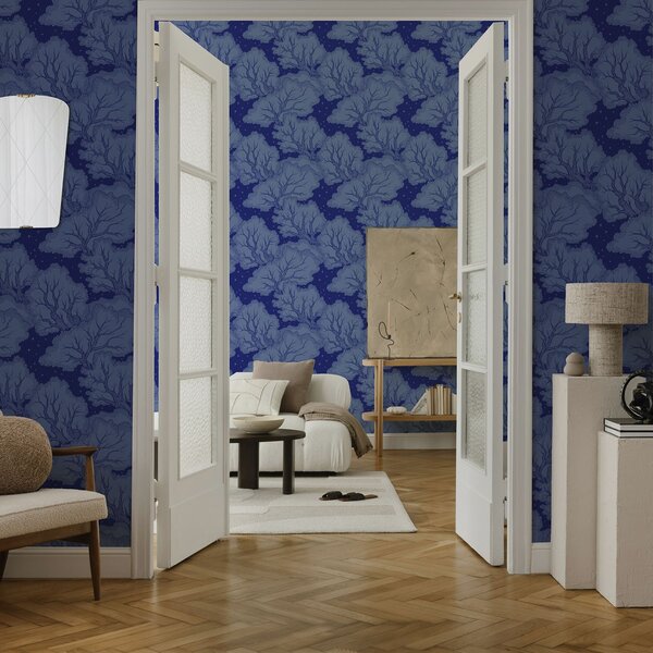 Tapety Sylwetki drzew pod rozgwieżdżonym niebem w odcieniach niebieskiego, Tapety las, Tapety Drzewa, a00798 : Uwalls.pl