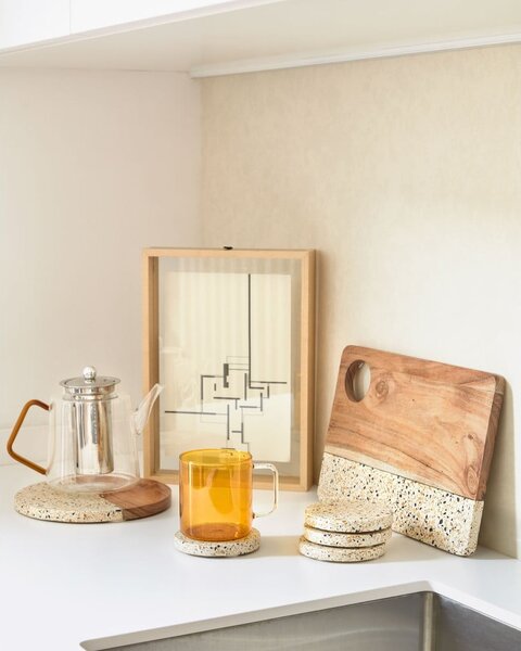 Ramka stojąca w naturalnym kolorze 22,5x31,5 cm Flavina – Kave Home